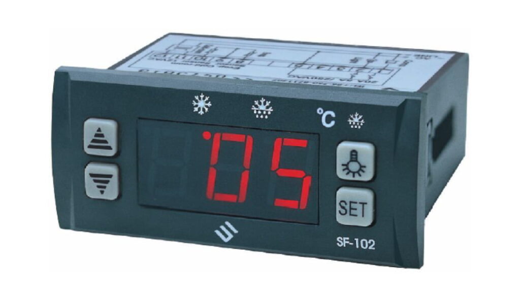 Image of a digital temperature controller showing 5 degrees Celsius. 